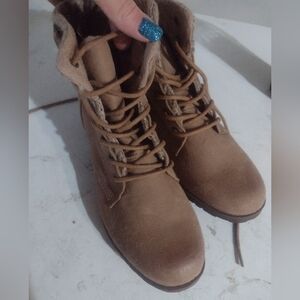 Women's boots